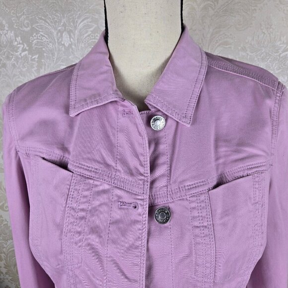 Chico's Size 0 (US Small) Soft Lilac Sateen Jean Jacket Logo Buttons Collar NWT - Picture 2 of 16